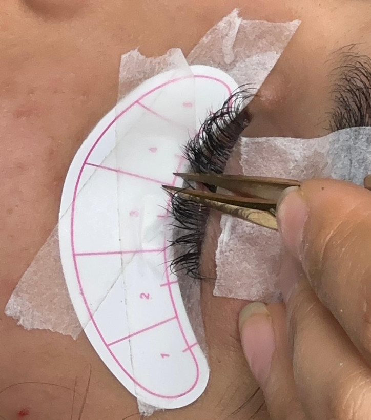 دوره آموزشی متصدی فناوری مژه و ابرو
